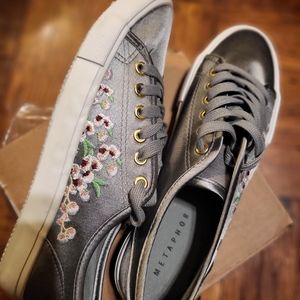 Metaphor sneakers